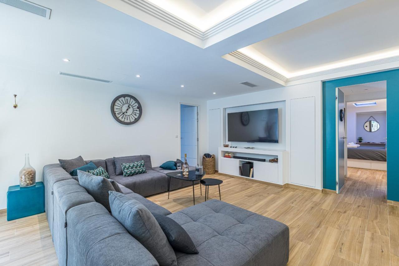Luxury 3 Bdr Garden & Parking - Angels' Garden Apartment Nisa Exterior foto
