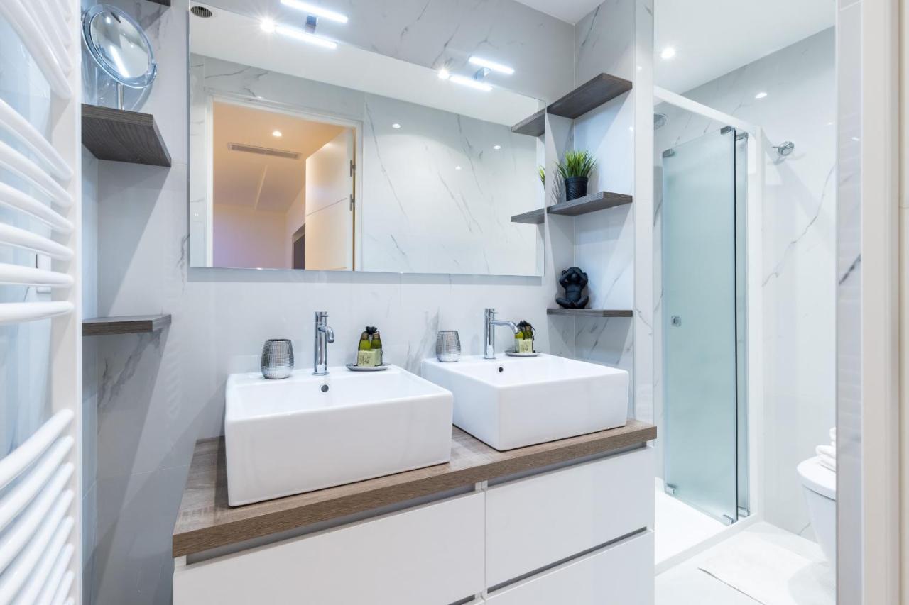 Luxury 3 Bdr Garden & Parking - Angels' Garden Apartment Nisa Exterior foto