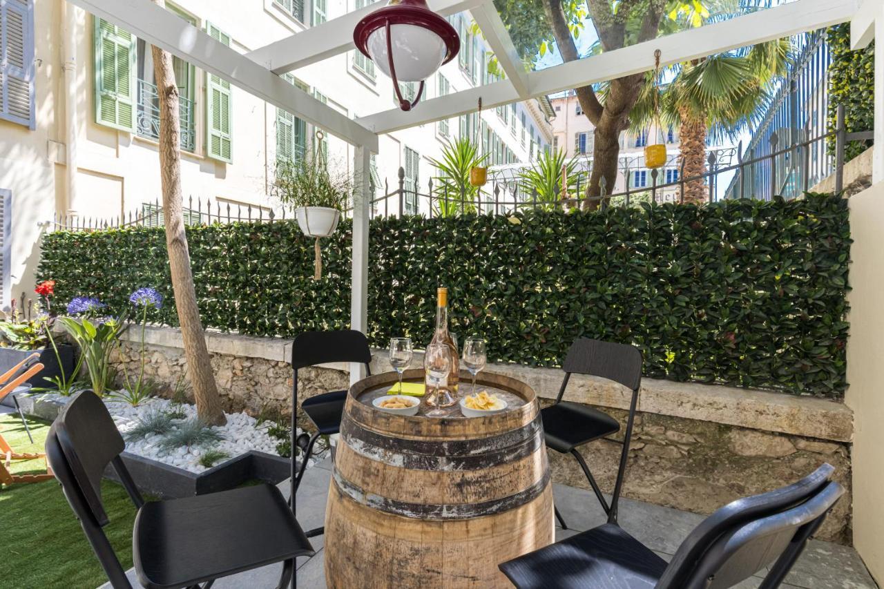 Luxury 3 Bdr Garden & Parking - Angels' Garden Apartment Nisa Exterior foto