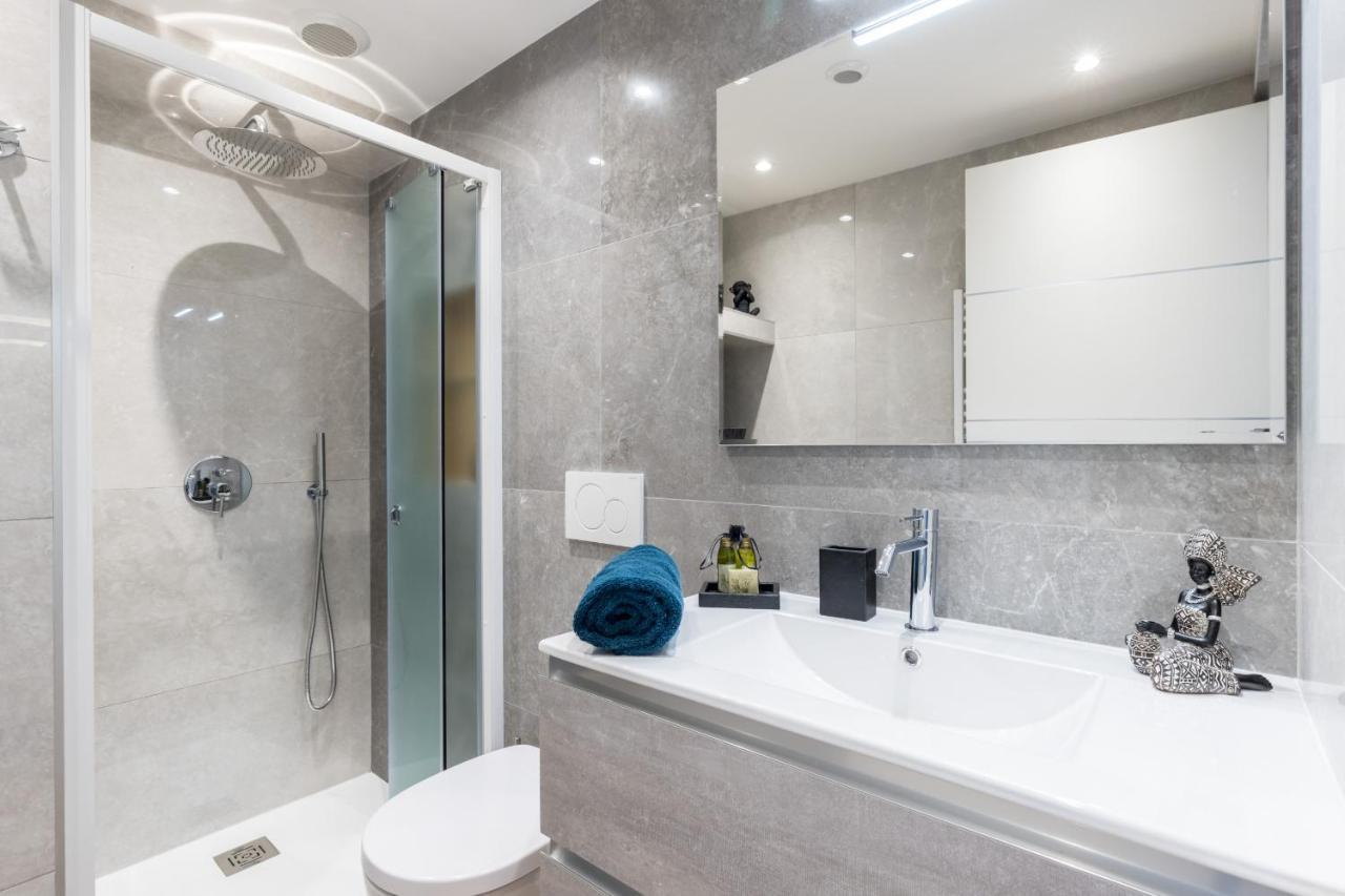 Luxury 3 Bdr Garden & Parking - Angels' Garden Apartment Nisa Exterior foto